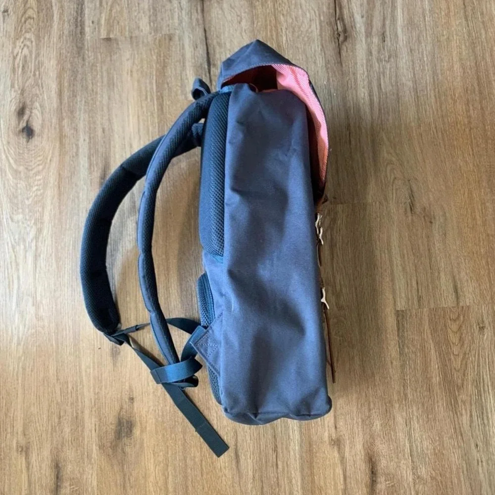 Herschel Supply Co Backpack. 17L Padded Little America, Holds 13